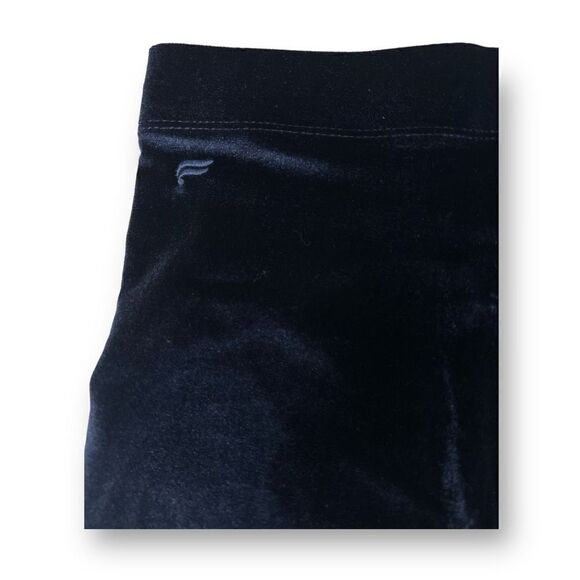 Fabletics Navy Blue High-Waisted Velour Bike Short 9” Size Small - Picture 4 of 6